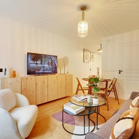 Apartment Amazing 4p/1br With Small Garden Paris